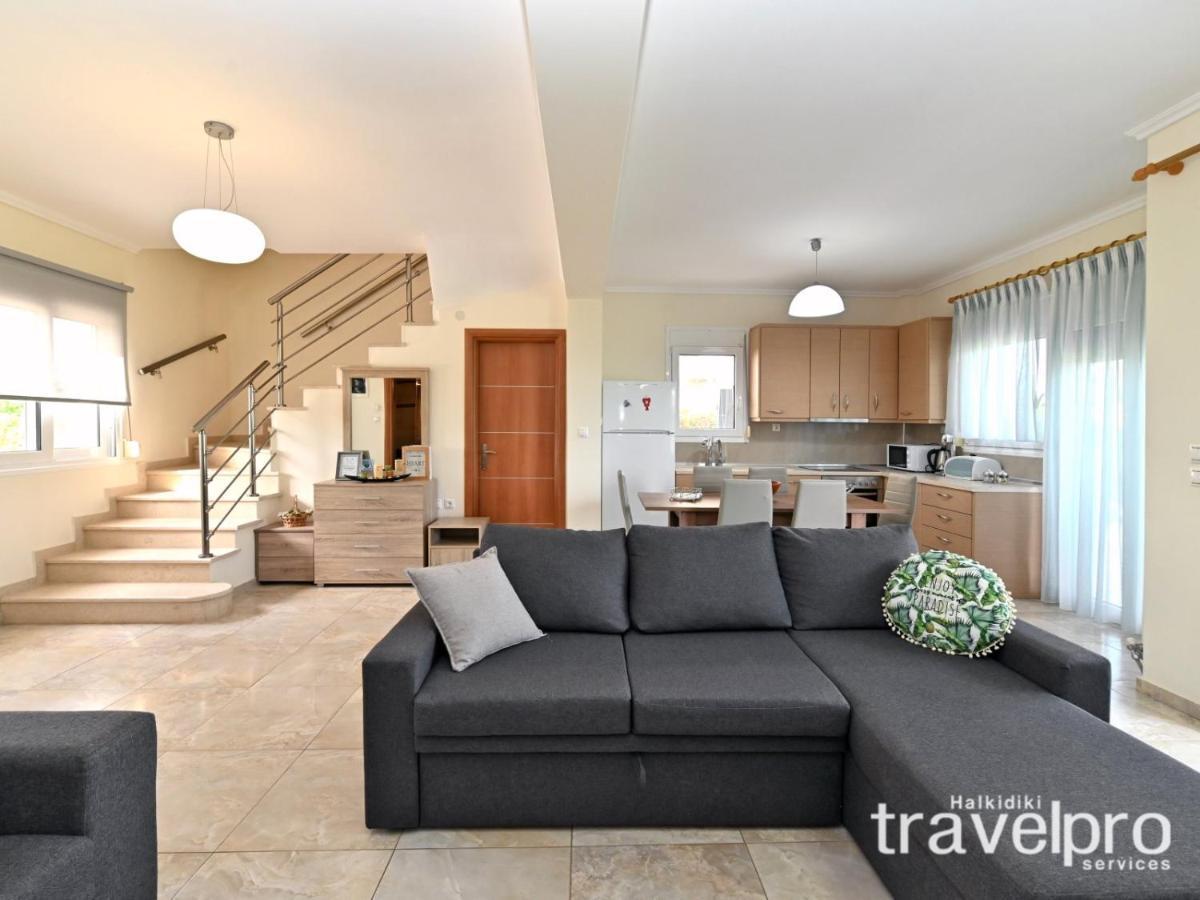 Villa Iris By Rentalspro Services - Agios Mamas Beach ภายนอก รูปภาพ