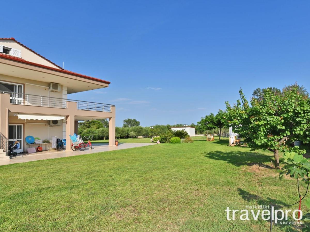 Villa Iris By Rentalspro Services - Agios Mamas Beach ภายนอก รูปภาพ
