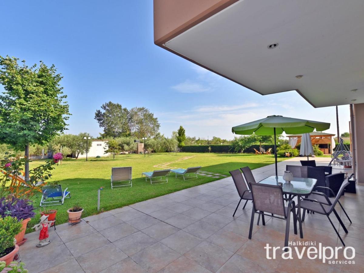 Villa Iris By Rentalspro Services - Agios Mamas Beach ภายนอก รูปภาพ