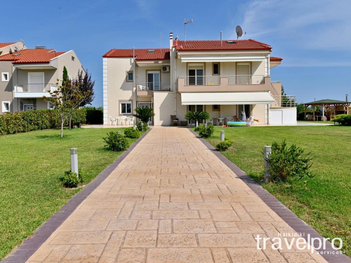 Villa Iris By Rentalspro Services - Agios Mamas Beach ภายนอก รูปภาพ