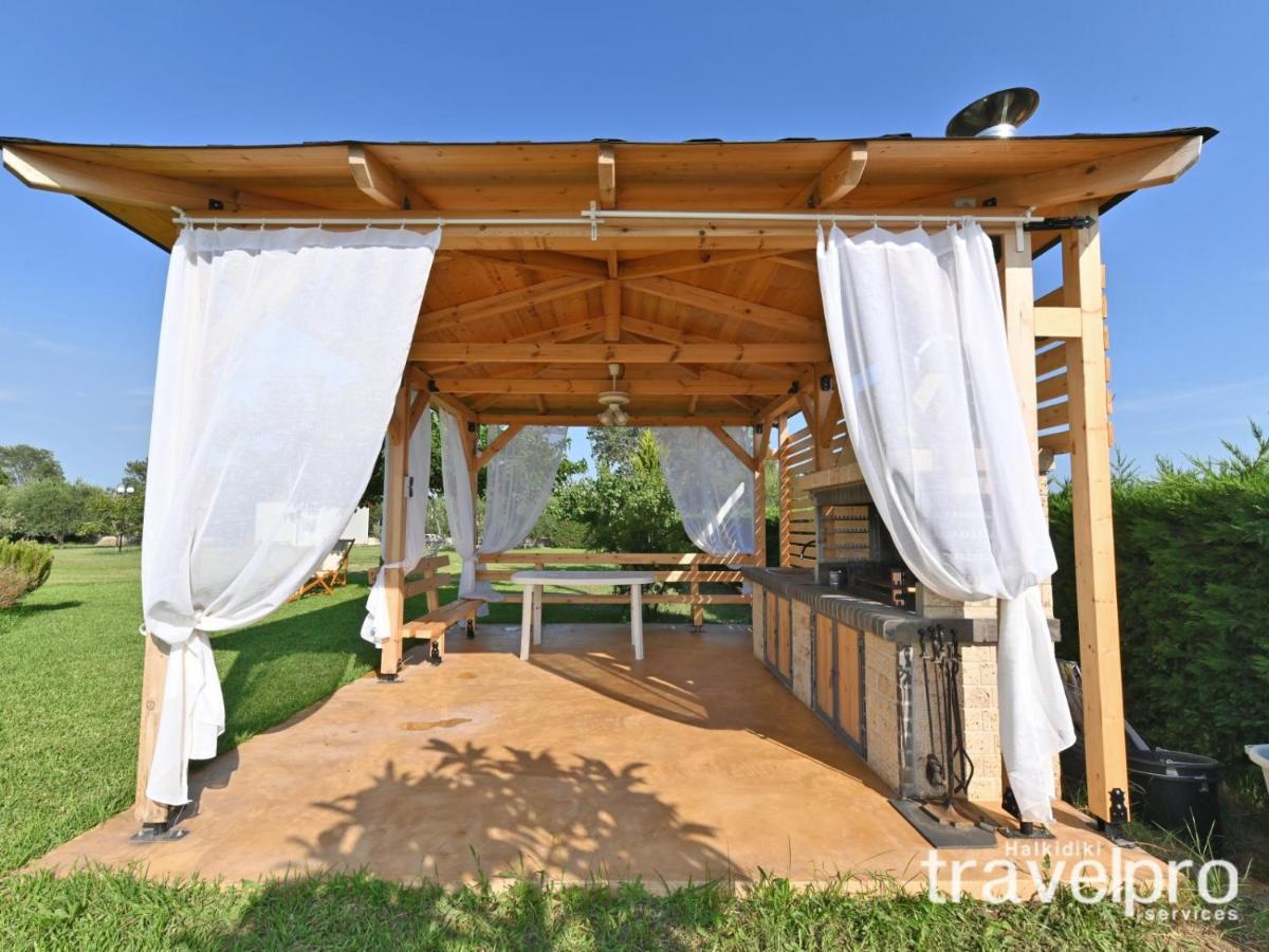 Villa Iris By Rentalspro Services - Agios Mamas Beach ภายนอก รูปภาพ