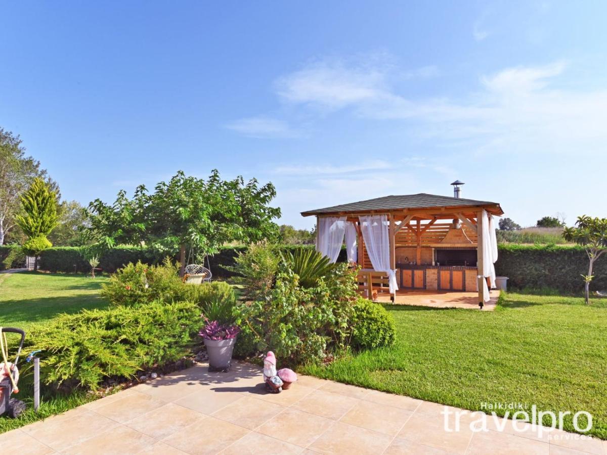 Villa Iris By Rentalspro Services - Agios Mamas Beach ภายนอก รูปภาพ