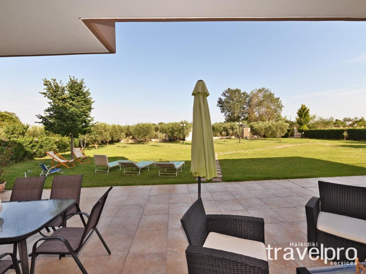 Villa Iris By Rentalspro Services - Agios Mamas Beach ภายนอก รูปภาพ