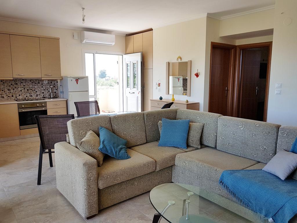 Villa Iris By Rentalspro Services - Agios Mamas Beach ภายนอก รูปภาพ