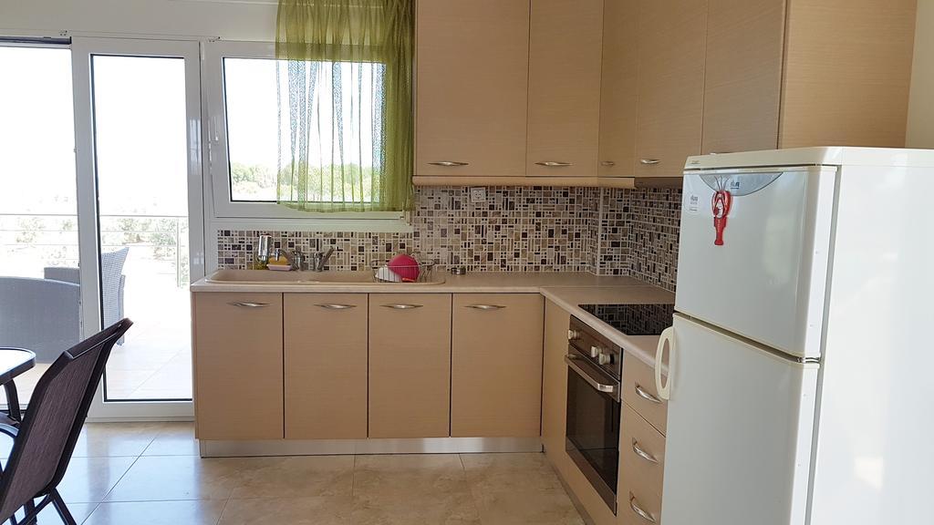 Villa Iris By Rentalspro Services - Agios Mamas Beach ภายนอก รูปภาพ