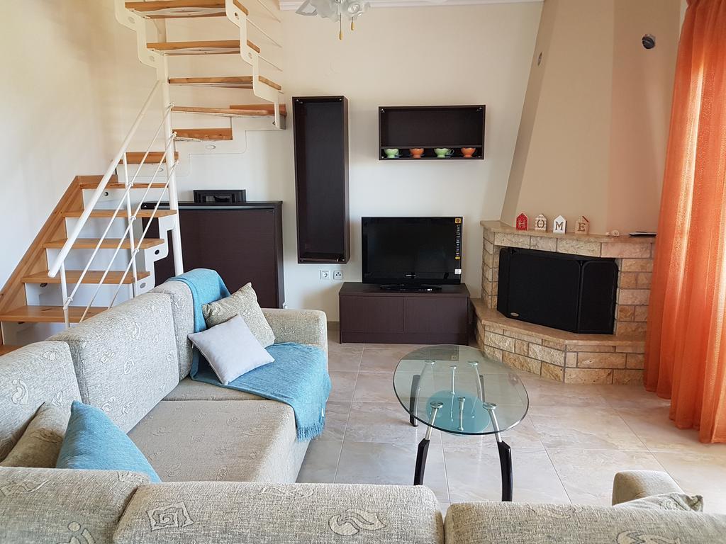 Villa Iris By Rentalspro Services - Agios Mamas Beach ภายนอก รูปภาพ