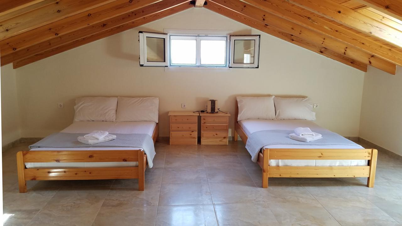 Villa Iris By Rentalspro Services - Agios Mamas Beach ภายนอก รูปภาพ